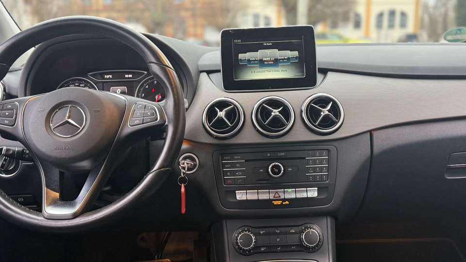 Mercedes-Benz B 180 - Imagem 6