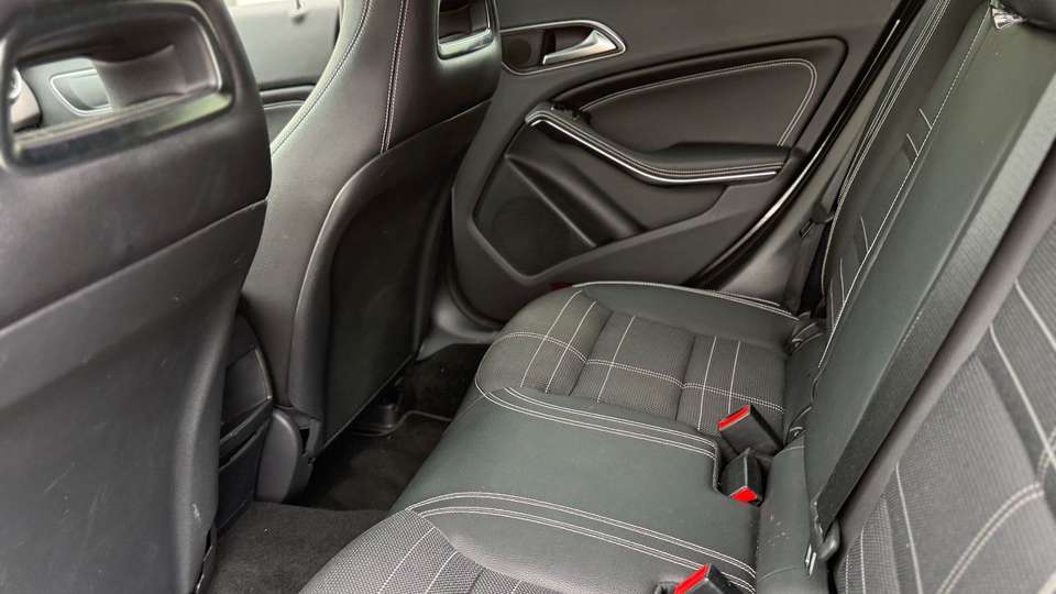 Mercedes-Benz CLA 180 - Imagem 6