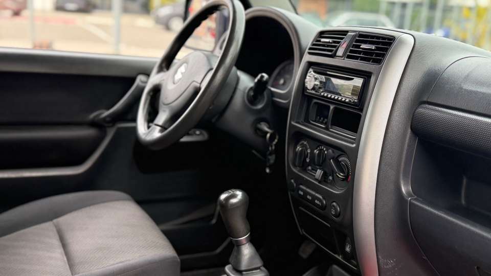 Suzuki Jimny - Imagem 8