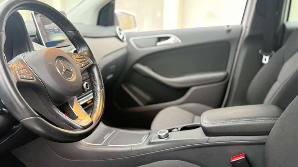Mercedes-Benz B 180 - Imagem 8