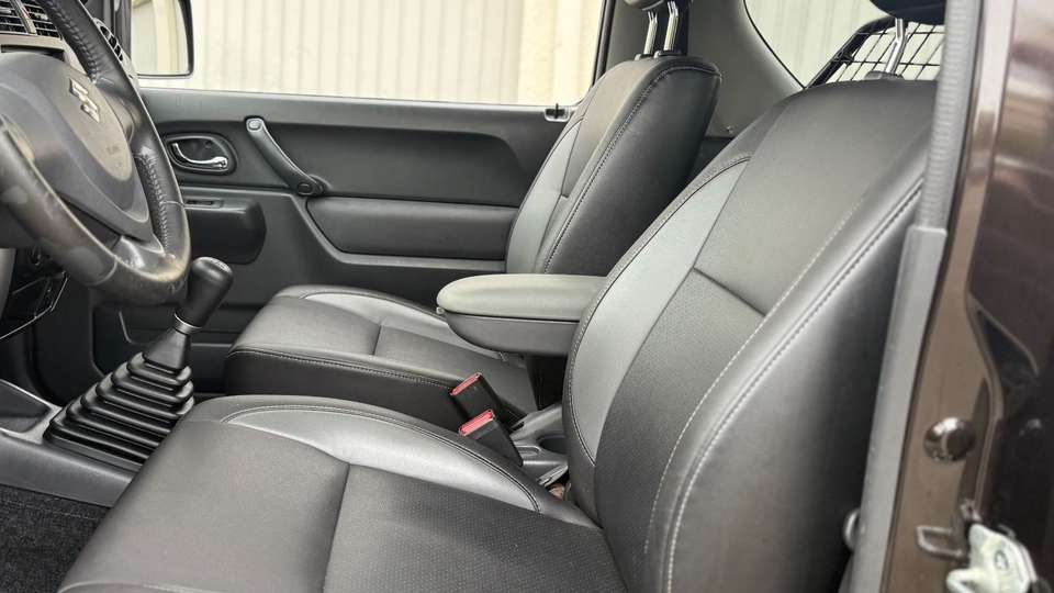 Suzuki Jimny - Imagem 7