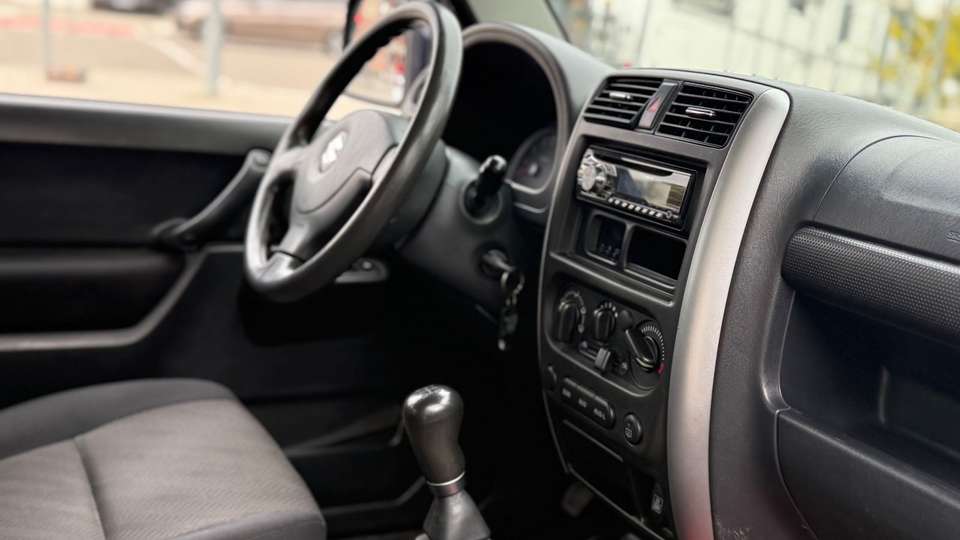 Suzuki Jimny - Imagem 10