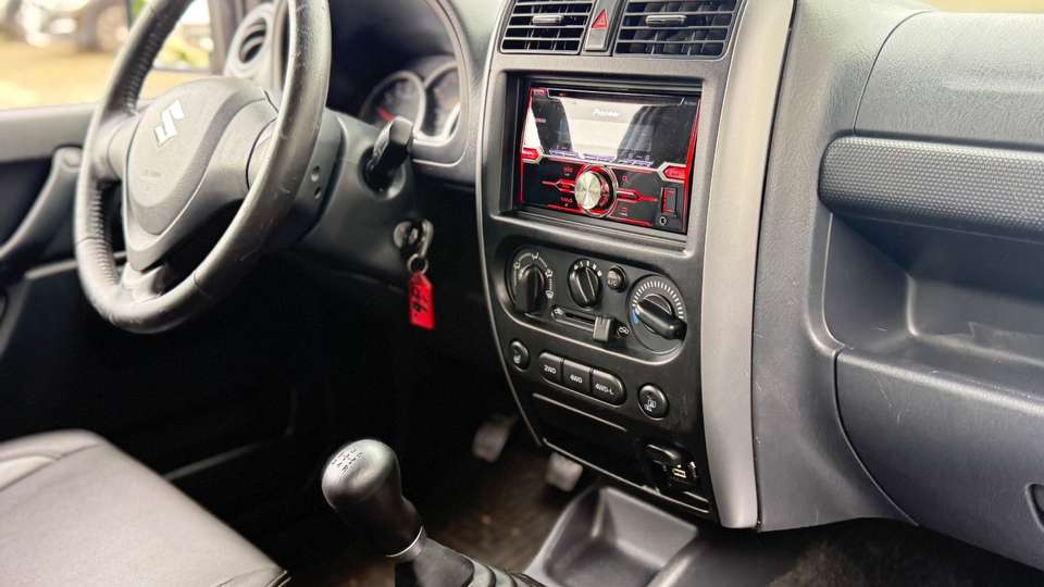Suzuki Jimny - Imagem 8