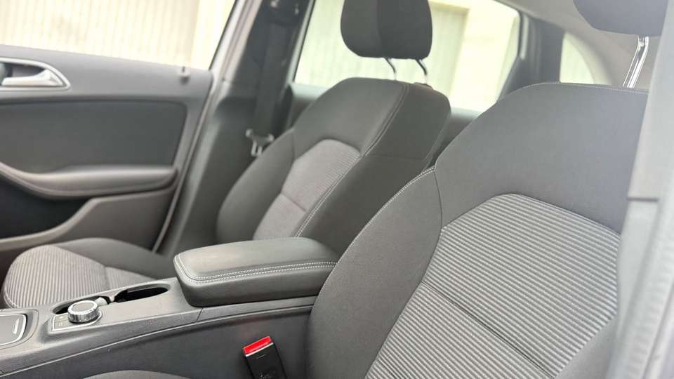 Mercedes-Benz B 180 - Imagem 10
