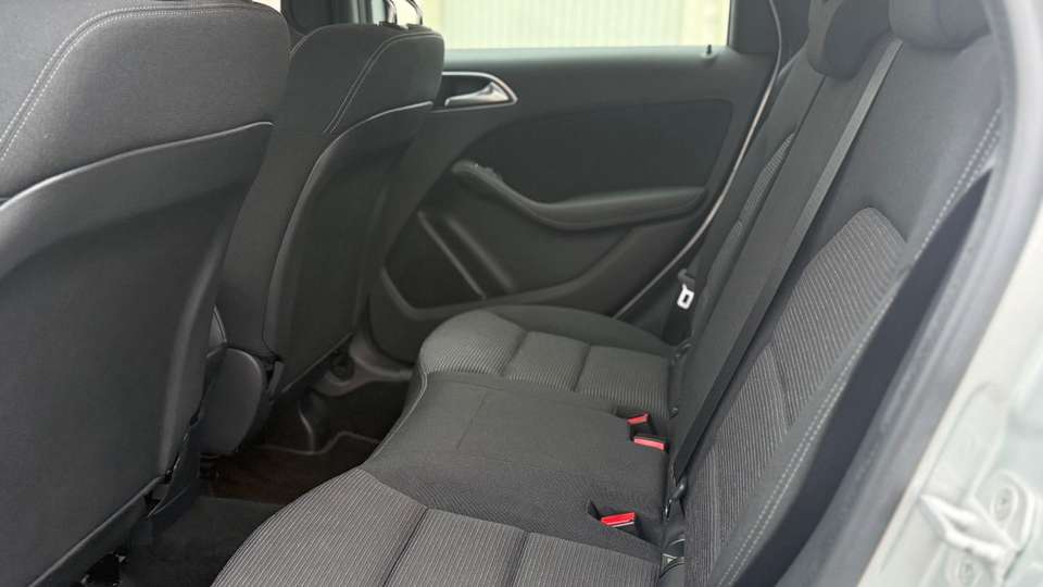 Mercedes-Benz B 180 - Imagem 11