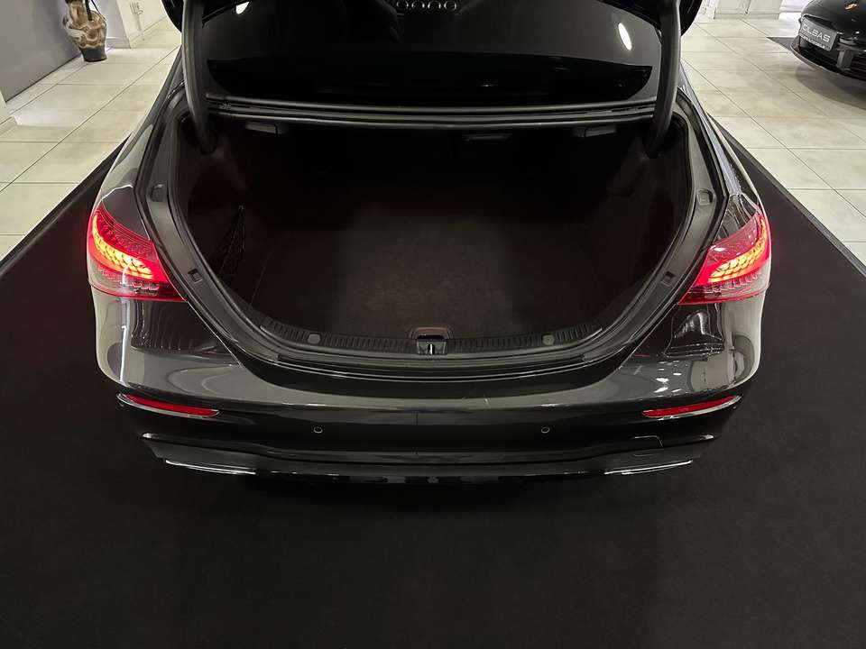 Mercedes-Benz E 220 - Imagem 11