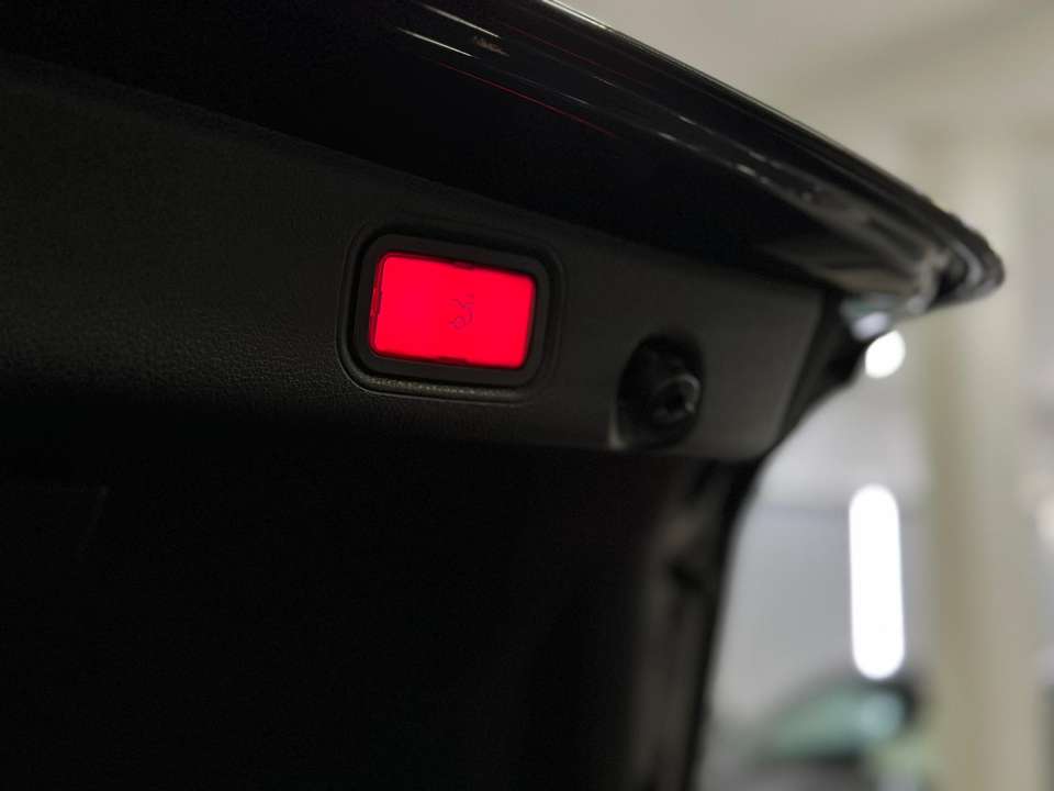 Mercedes-Benz E 220 - Imagem 12