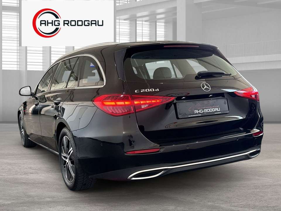 Mercedes-Benz C 200 - Imagem 3