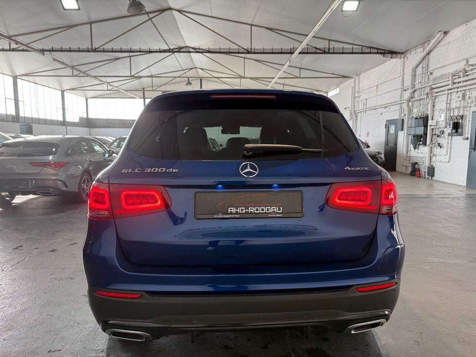 Mercedes-Benz GLC 300 - Imagem 10