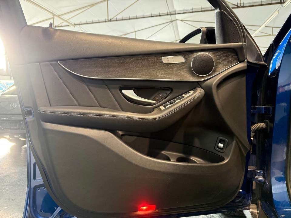 Mercedes-Benz GLC 300 - Imagem 14