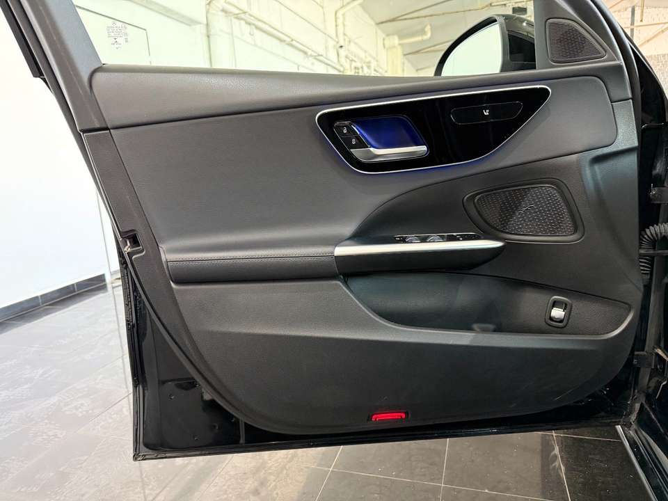 Mercedes-Benz C 200 - Imagem 13