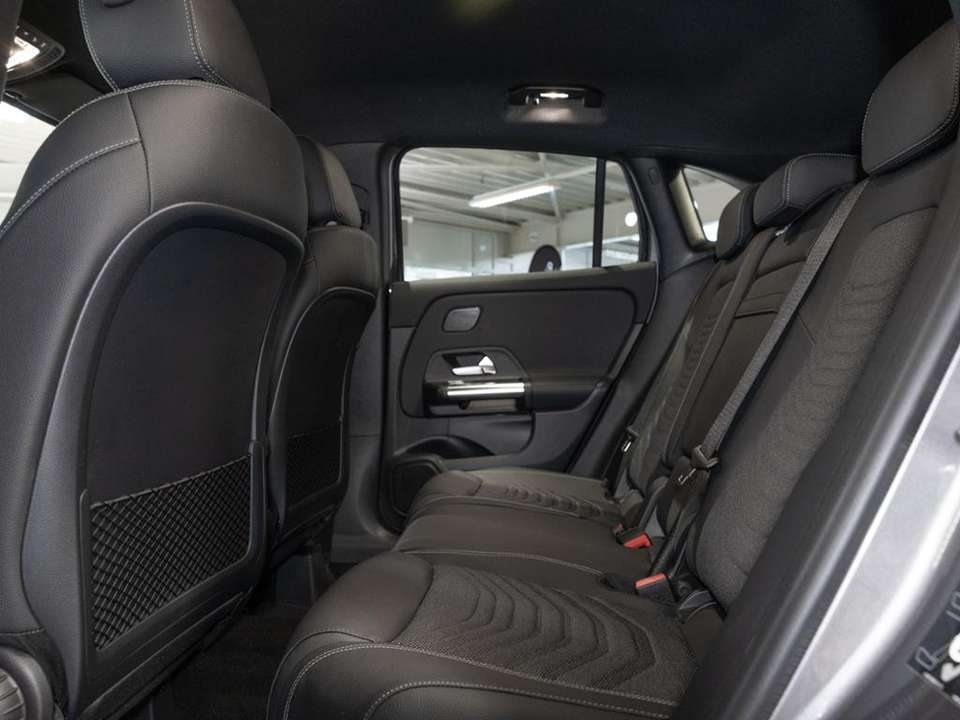 Mercedes-Benz GLA 200 - Imagem 11