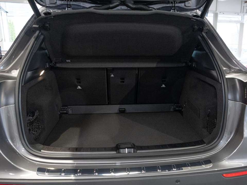 Mercedes-Benz GLA 200 - Imagem 12