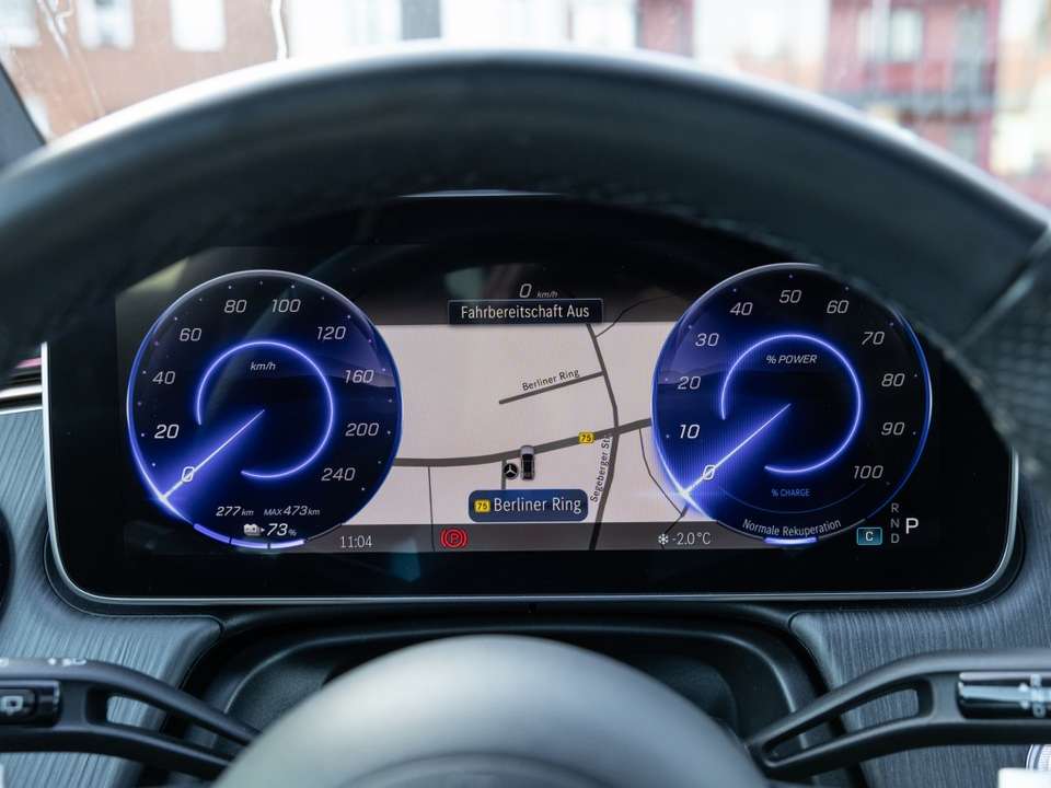 Mercedes-Benz EQE SUV - Imagem 10