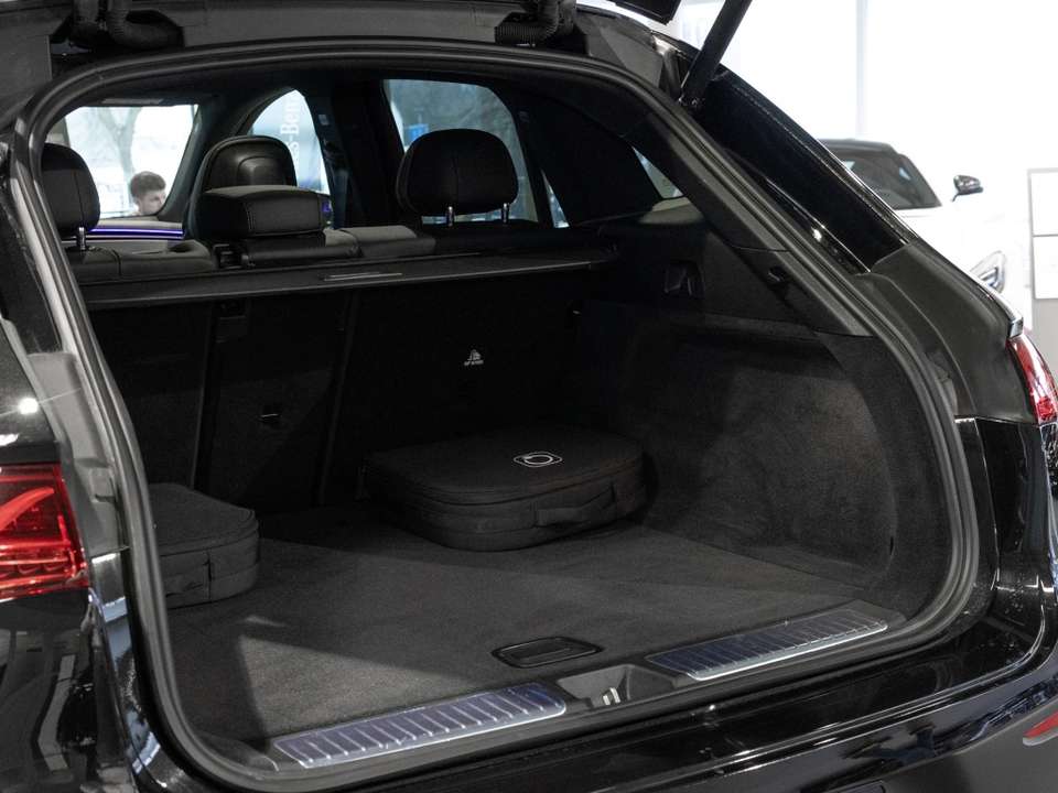 Mercedes-Benz EQE SUV - Imagem 10