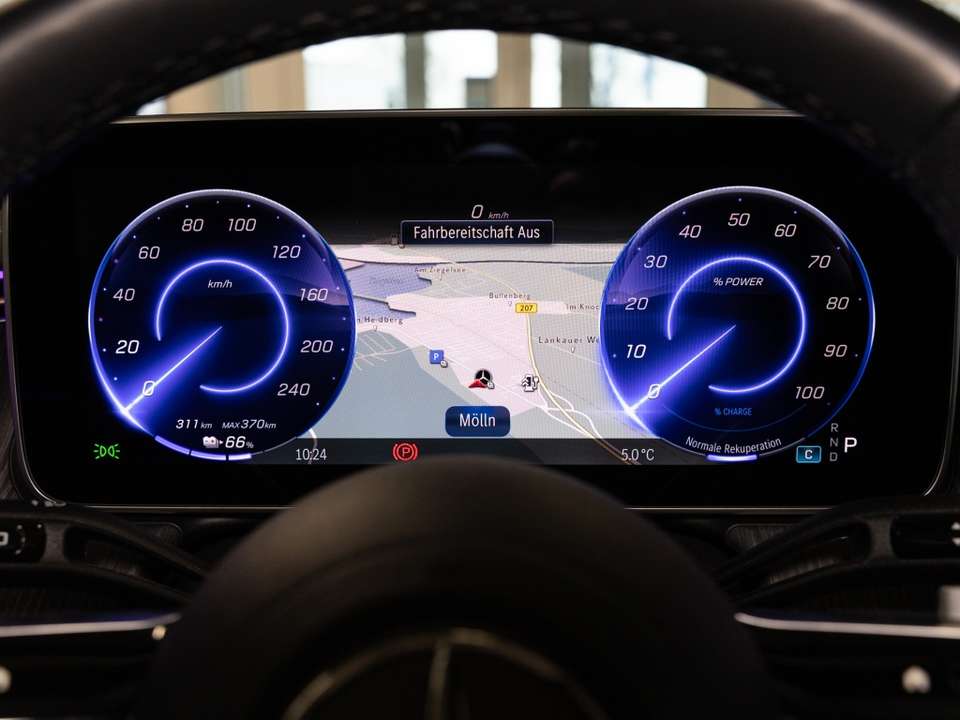 Mercedes-Benz EQE SUV - Imagem 12