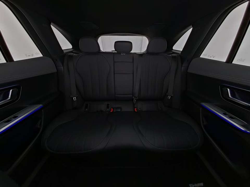 Mercedes-Benz EQE SUV - Imagem 9