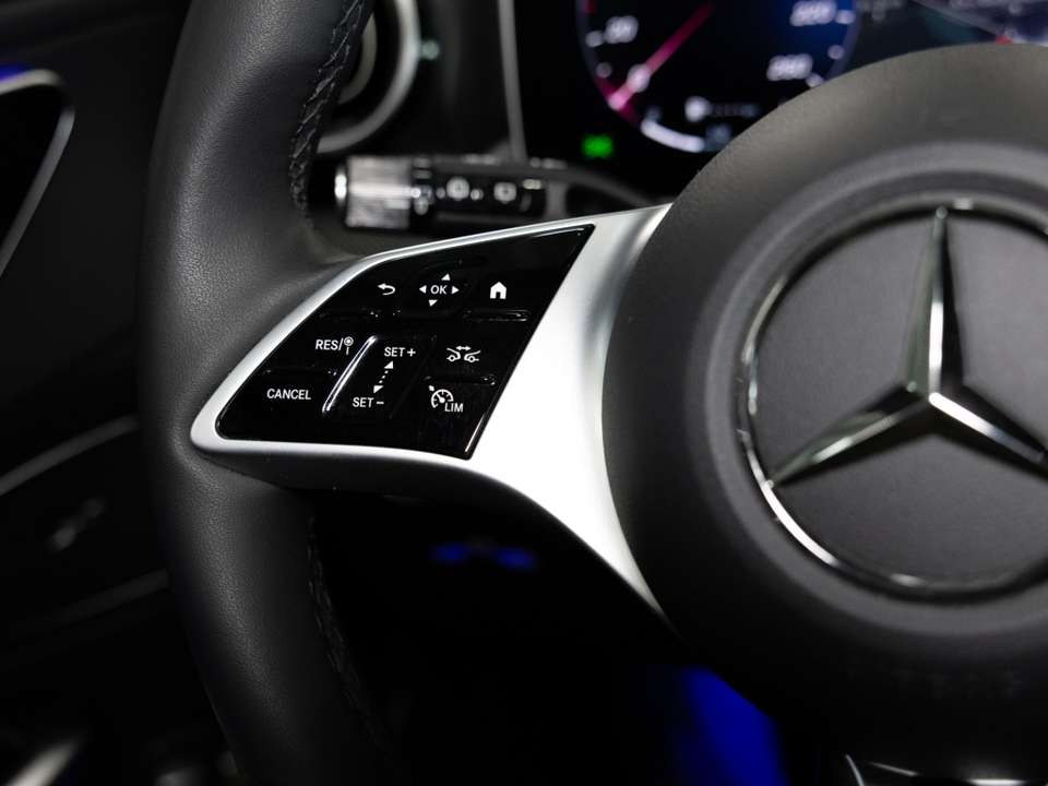 Mercedes-Benz C 300 - Imagem 15