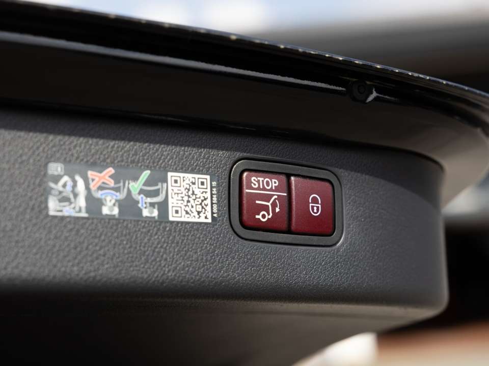 Mercedes-Benz C 43 AMG - Imagem 10