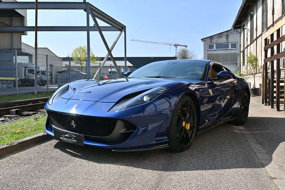 Ferrari 812 - Imagem 1