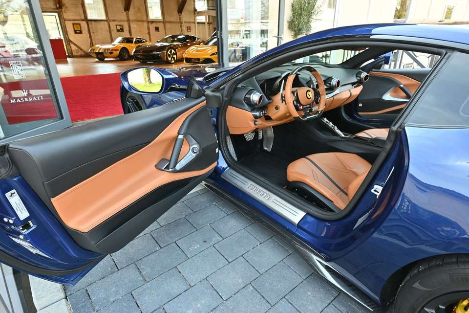 Ferrari 812 - Imagem 2