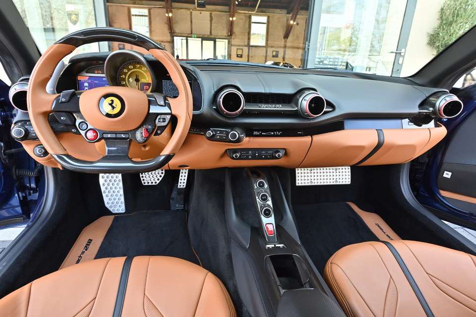 Ferrari 812 - Imagem 8