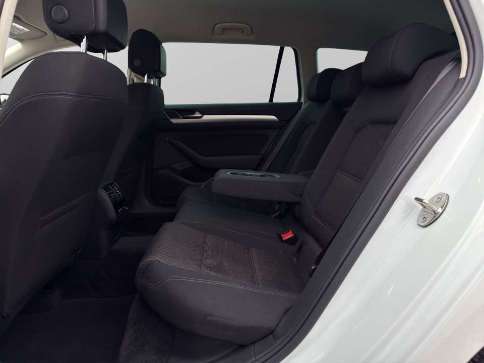 Volkswagen Passat - Imagem 12