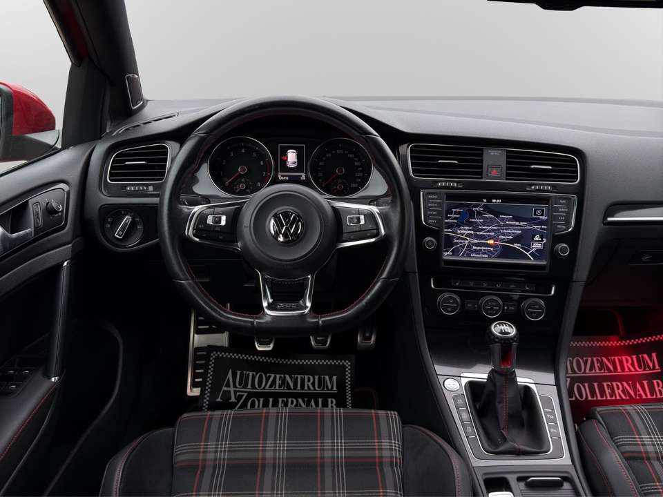 Volkswagen Golf - Imagem 13