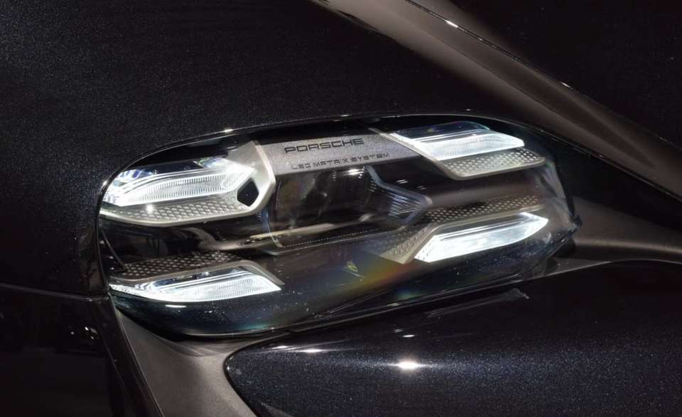 Porsche Taycan - Imagem 8