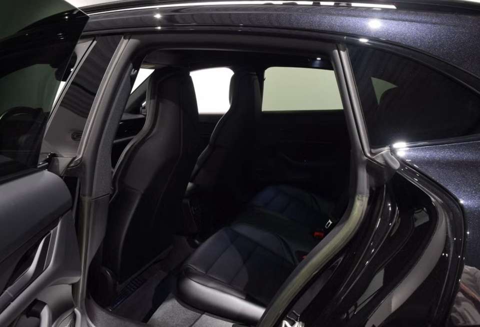 Porsche Taycan - Imagem 15