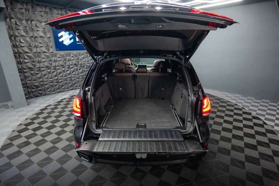 BMW X5 - Imagem 11