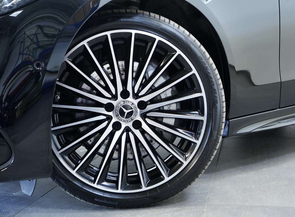 Mercedes-Benz C 300 - Imagem 3