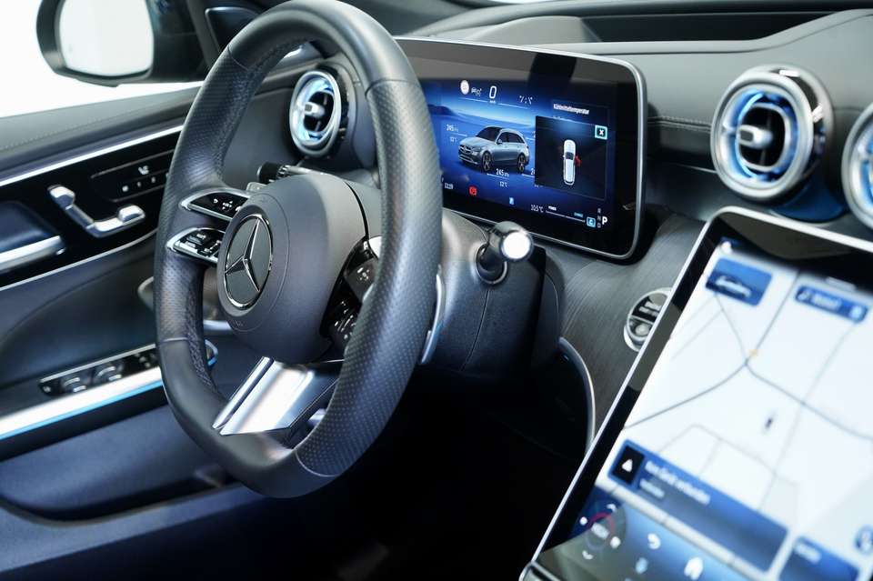 Mercedes-Benz C 300 - Imagem 12