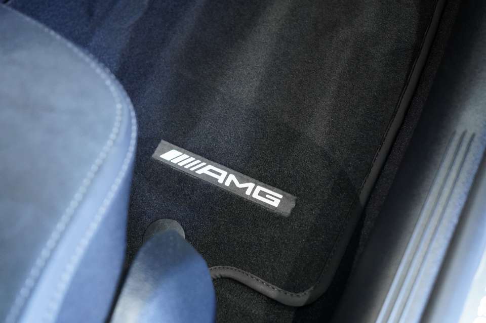 Mercedes-Benz C 300 - Imagem 13