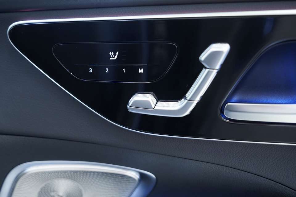 Mercedes-Benz C 300 - Imagem 15