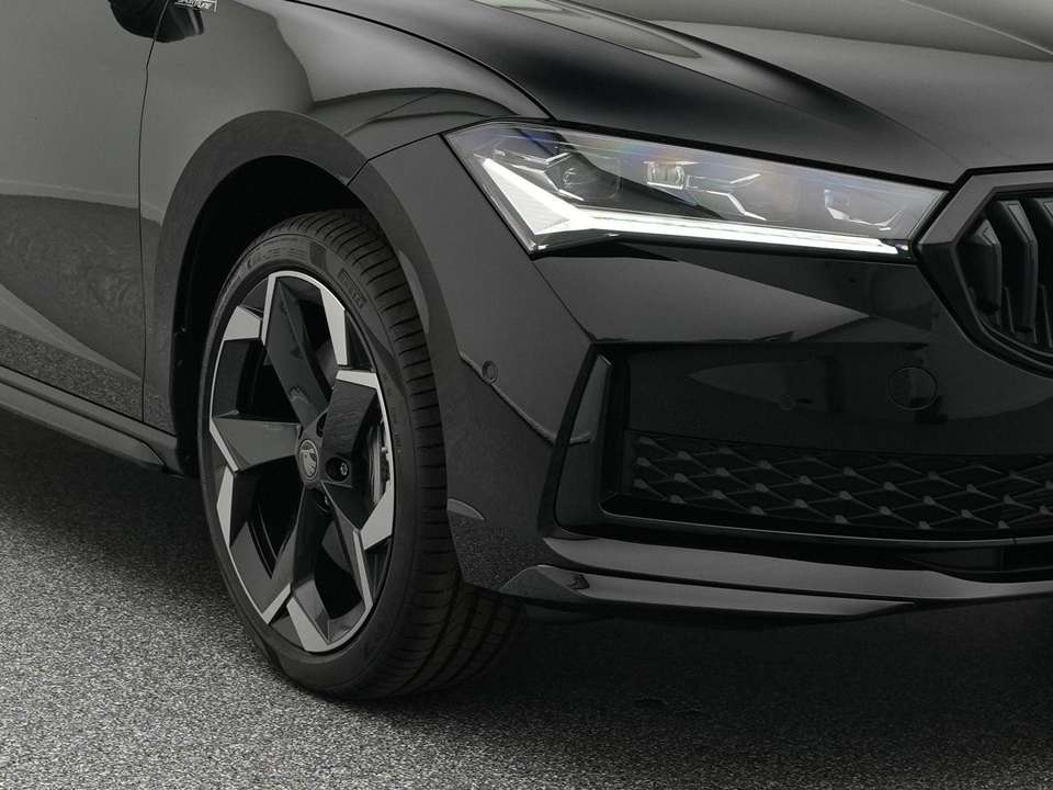 Skoda Superb - Imagem 14