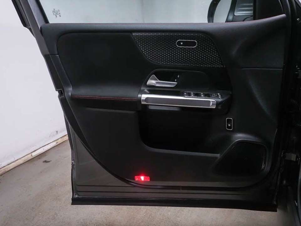 Mercedes-Benz EQB 350 - Imagem 5