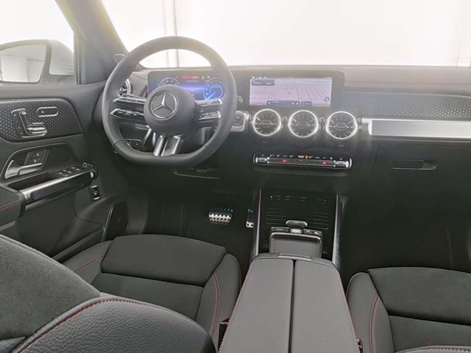 Mercedes-Benz EQB 350 - Imagem 6