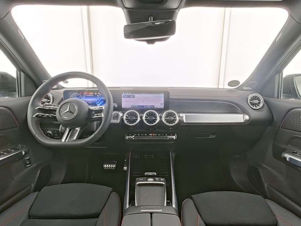 Mercedes-Benz EQB 250 - Imagem 8
