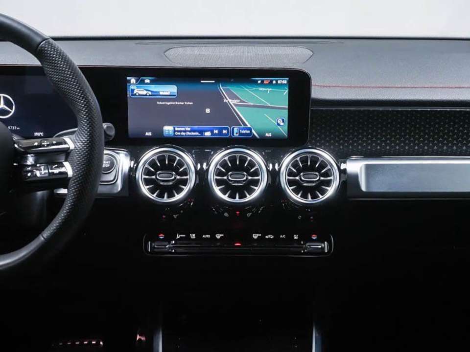 Mercedes-Benz EQB 350 - Imagem 8