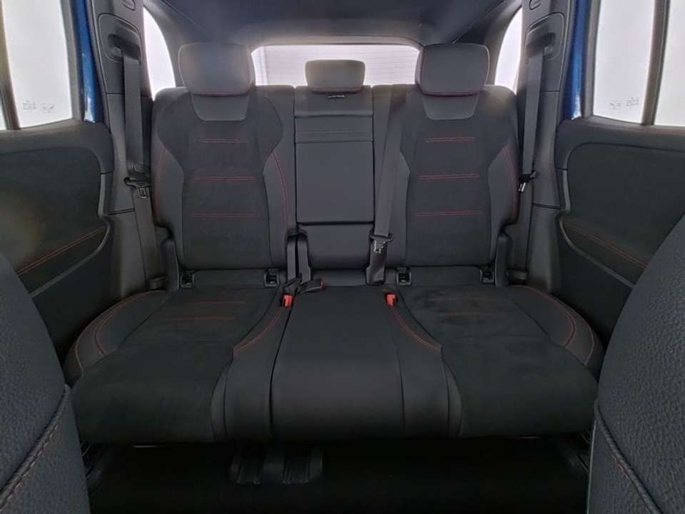 Mercedes-Benz EQB 250 - Imagem 9