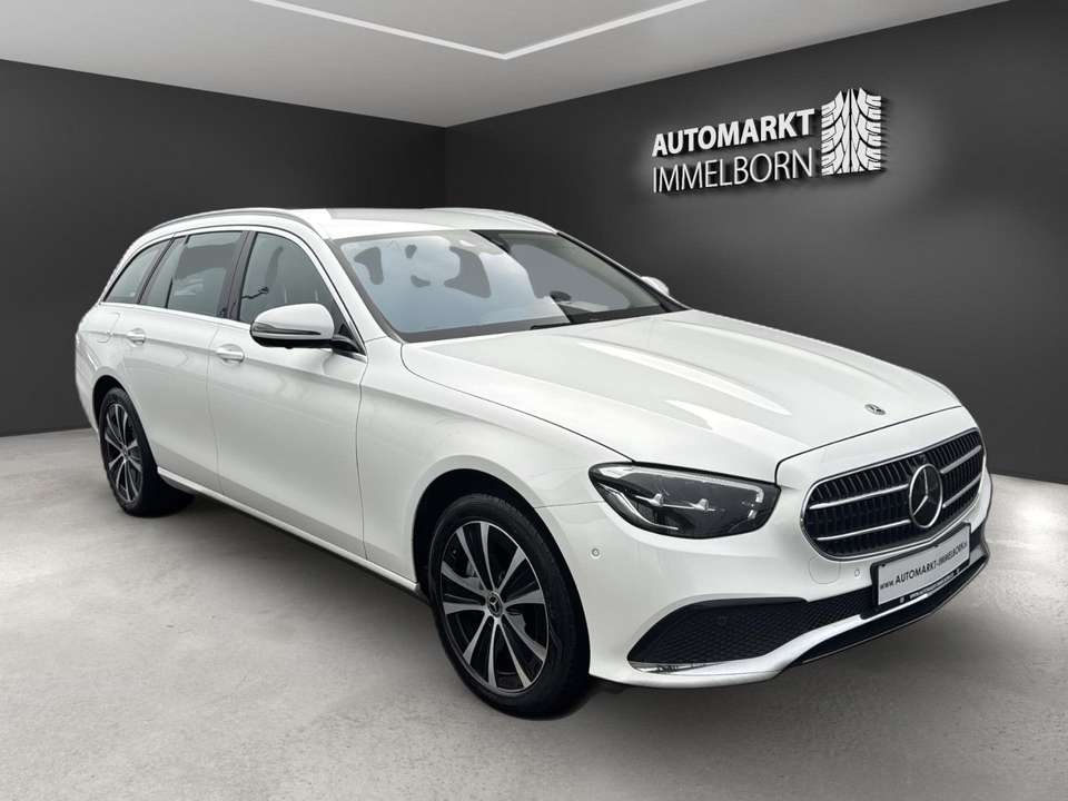 Mercedes-Benz E 300 - Imagem 1