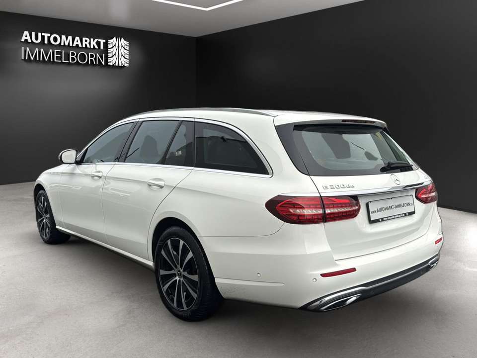 Mercedes-Benz E 300 - Imagem 3