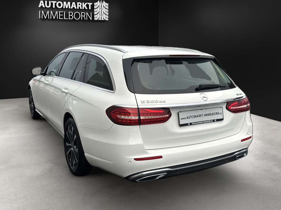 Mercedes-Benz E 300 - Imagem 5