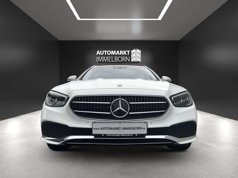 Mercedes-Benz E 300 - Imagem 9