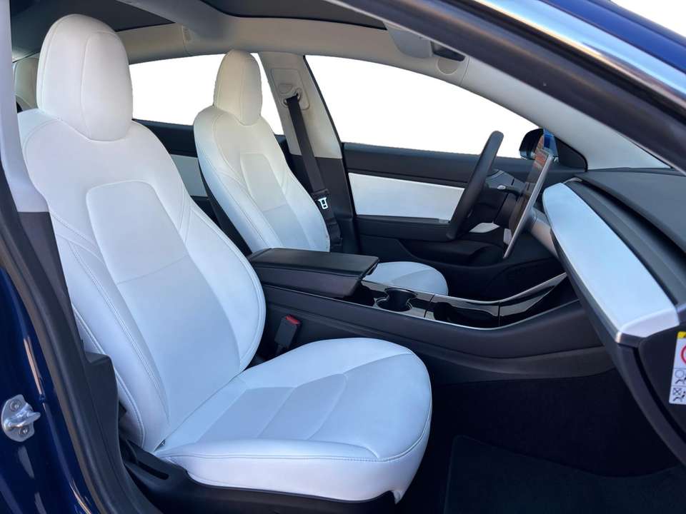Tesla Model 3 - Imagem 7