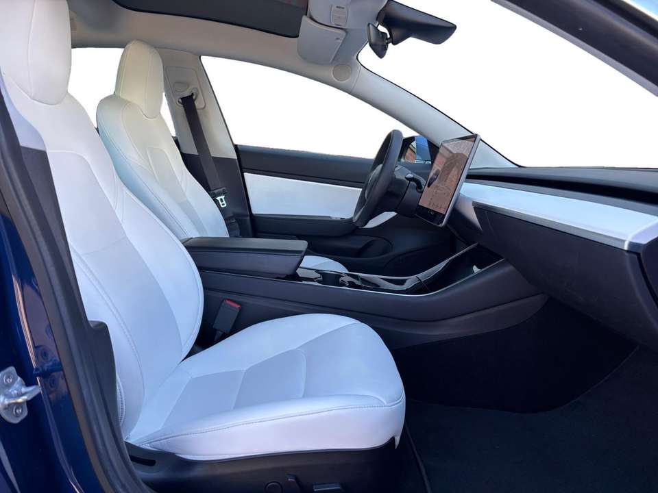 Tesla Model 3 - Imagem 11