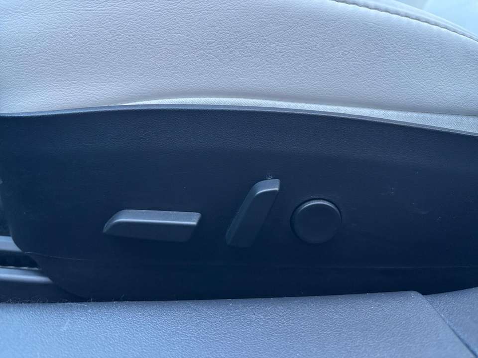 Tesla Model 3 - Imagem 12