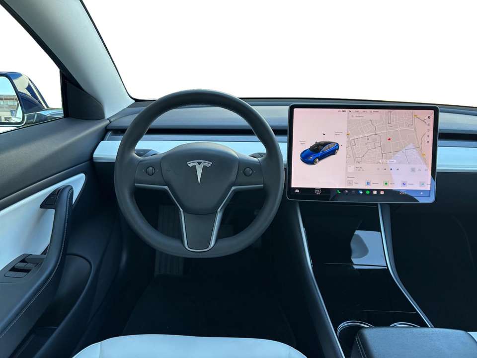 Tesla Model 3 - Imagem 18