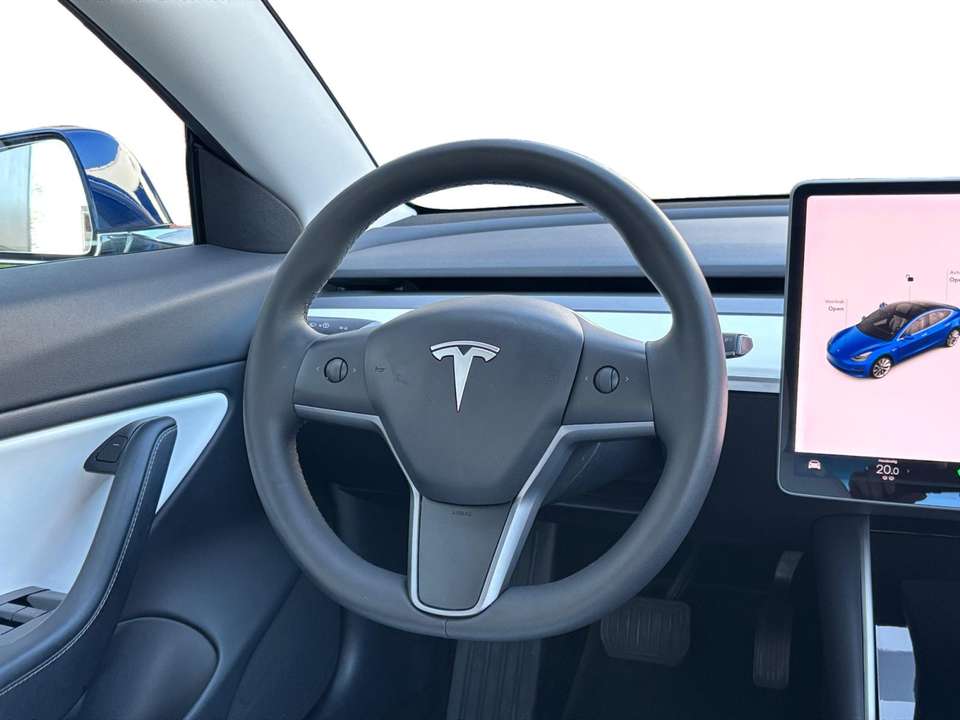 Tesla Model 3 - Imagem 19
